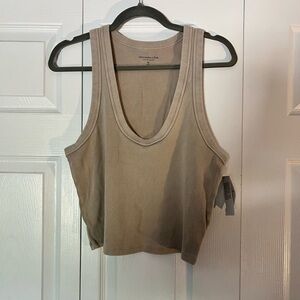 Abercrombie essentials scoop neck tank top - cropped